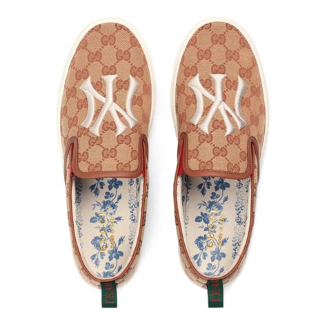 gucci new yankees slip on.